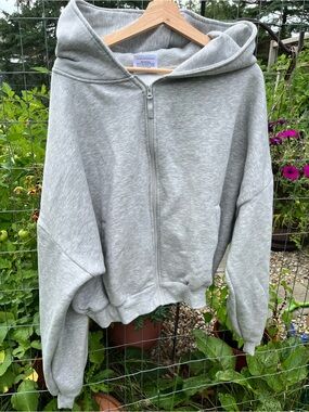 Blogilates Marshmallow Hoodie Heather Grey  L NWOT